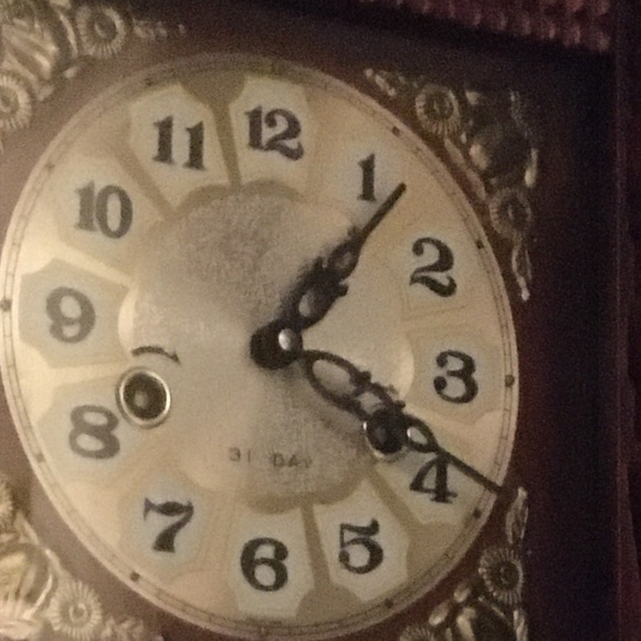 Vintage 31 Day Key Wind Chime Clock - Picture 5 of 9
